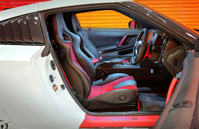 Kabin Nissan GT-R ini punya tampilan beda yang lebih nyaman