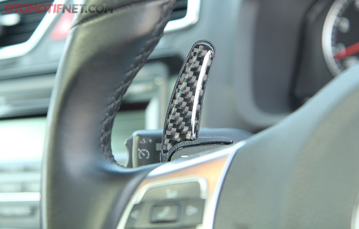 Paddle shift juga pakai yang motif karbon