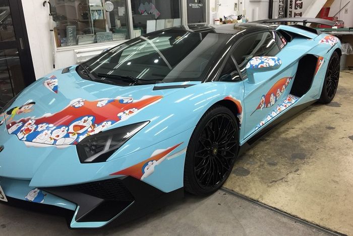 Lamborghini pakai kelir motif Doraemon