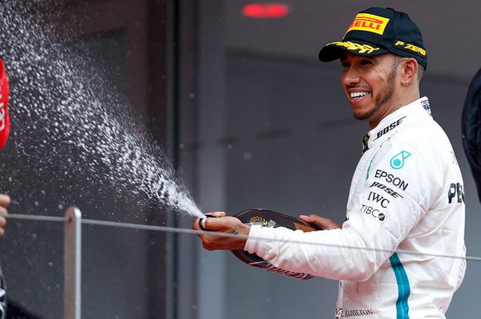 Lewis Hamilton dicurigai dibantu pembalap Force India dalam upaya mengejar pembalap Ferrari Sebastian Vettel di GP F1 Monako
