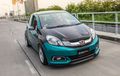 Honda Brio Lama Bergaya Racing Cangkok Wajah Mobilio dan Part Serat Karbon