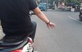 Street Manners: Cegah Tabrakan, Beri Isyarat Tangan di Persimpangan Jalan Boleh atau Tidak? Ini Kata Pakar Safety