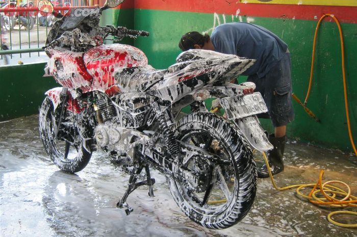 Sabun Yang Cocok Untuk Mencuci Motor - Pintar Mencocokan