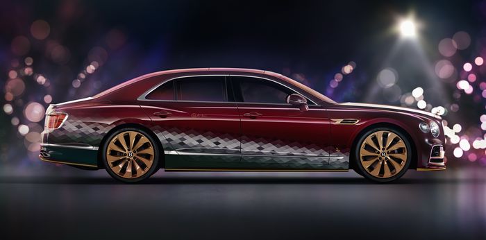 Tampilan luar Bentley Flying Spur Reindeer Eight yang begitu mewah