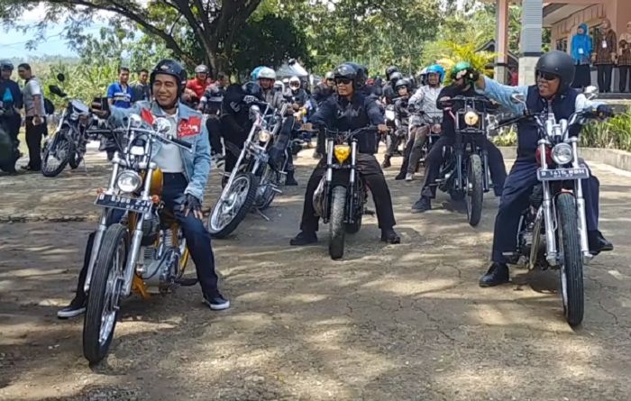 Presiden Joko Widodo awalnya ditantang turing naik motor sejauh 600 km
