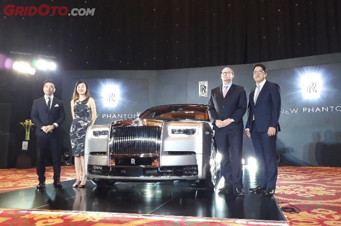 Rolls-Royce Phantom generasi ke-8