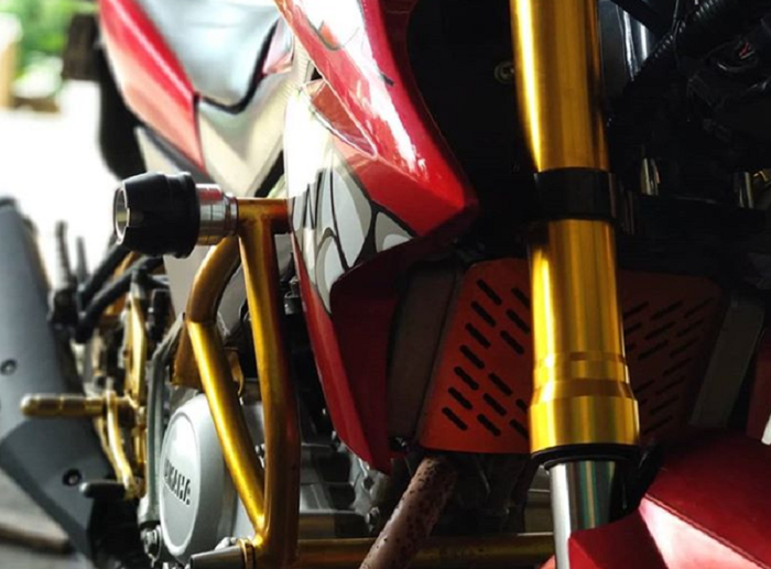 Suspensi Upside down merk Nui dan crash bar buatan sendiri