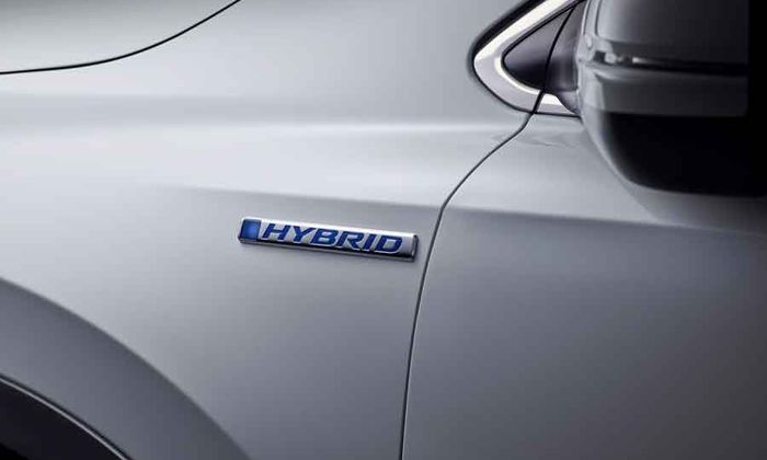 Honda CR-V Hybrid Emblem