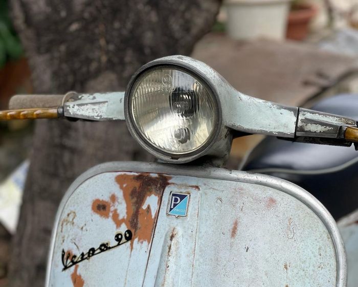 Vespa Darling atau Special 90 punya headlamp yang lebih kecil dari PTS 