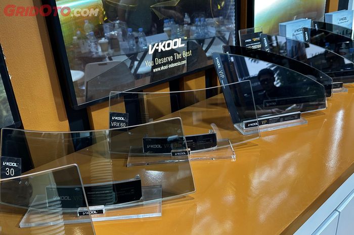 Ilustrasi tingkat kegelapan kaca film