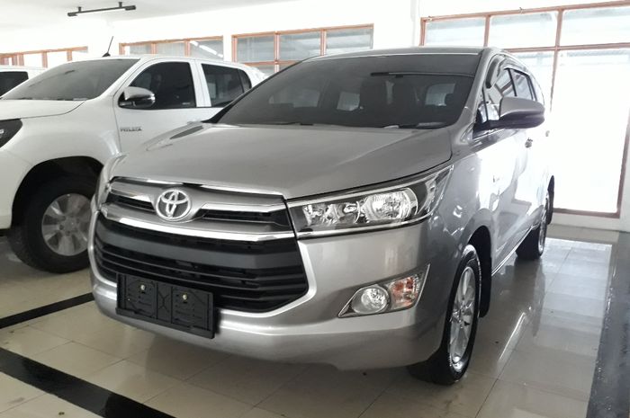 Toyota Kijang Innova di dealer