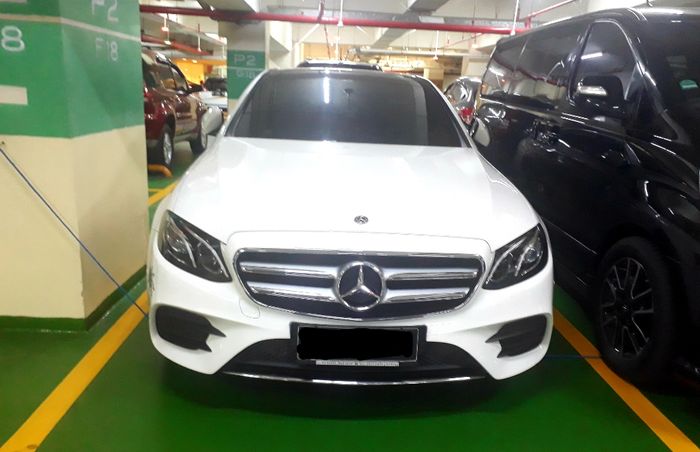 Mercedes-Benz jadi merek mobil mewah yang paling banyak penggunanya mengalami pemblokiran.