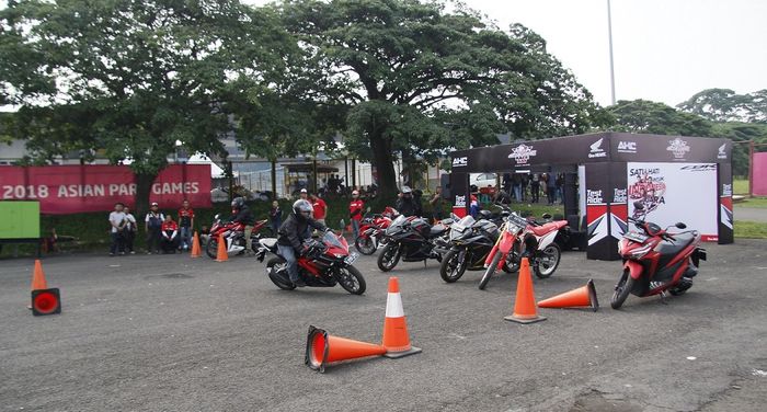 Edukasi safety riding di Indonesia CBR Race Day 3 di Sentul 9/12/2018