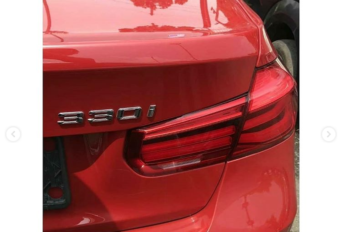 Dijual murah BMW 330i tahun 2018 cuma Rp 300 Juta