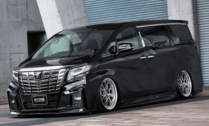 Toyota Alphard pakai body kit simple dari Aimgain