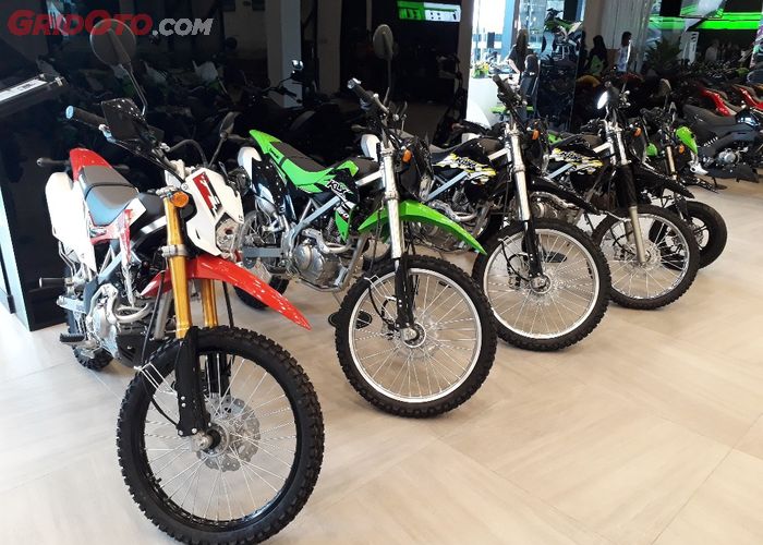 Beli Kawasaki Klx Atau D Tracker Di Dealer Ini Gratis Knalpot Over Gridoto Com