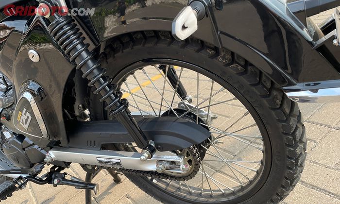 Ukuran ban depan dan belakang sama, sokbreker pakai setelan preload