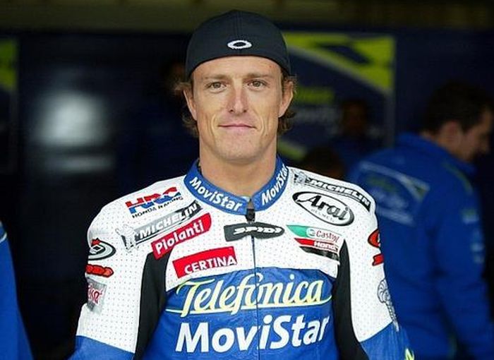 Tak mampu mengalahkan Valentino Rossi, Sete Gibernau hanya menjadi runner-up di tahun 2003-2004
