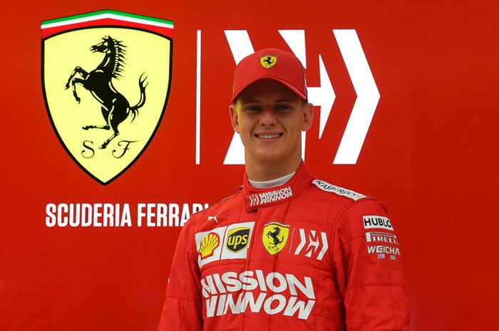 Mick Schumacher ketika mengikuti tes bersama tim Ferrari di Bahrain, April 2019