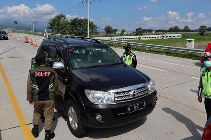 Posko PSBB Exit Tol Lawang, Malang