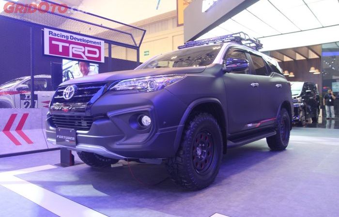 Toyota Fortuner TRD Sportivo, off-road style