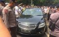 Misterius, Toyota Camry Berstiker Asian Games Nyelonong Tanpa Sopir, Tabrak Vellfire dan Bocah di GBK