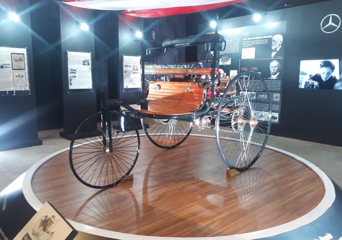 Replika Benz Patent-Motorwagen di Museum Nasional