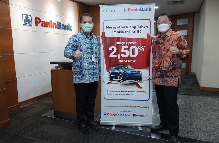 Direksi Panin Bank dan Clipan Finance dengan promo kredit mobil baru dari Program Istimewa KPM Panin