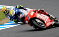 Kalahkan Valentino Rossi, Casey Stoner Pamer Trofi MotoGP Australia