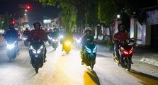 Berasa Dugem! Ratusan Honda Vario Kompak Bikin Gemerlap Jalanan Solo