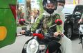 Gubernur Jatim Khofifah Indar Parawansa Ketahuan Dibonceng Naik Honda Scoopy, Netizen Malah Salah Fokus