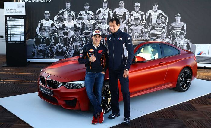 Marc Marquez dengan BMW M4 Coupe dari BMW M Award 2014