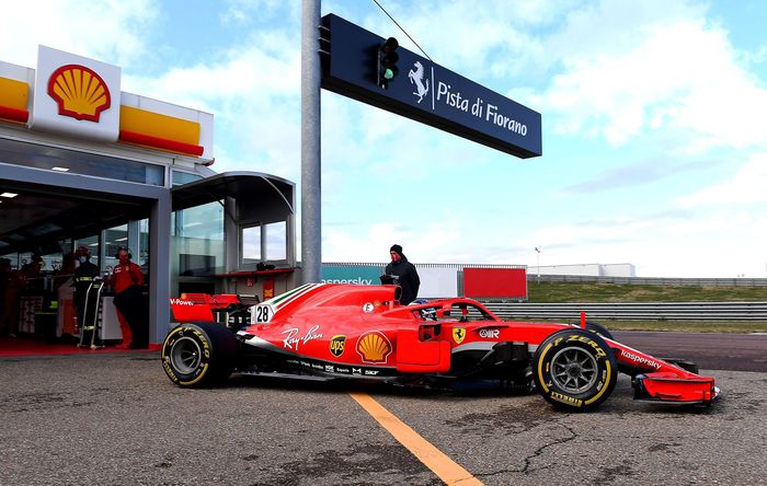 Mengikuti tes privat tim Ferrari (25/1/2021), Giuliano Alesi untuk pertama kalinya mengemudikan mobil F1, Ferrari SF71H