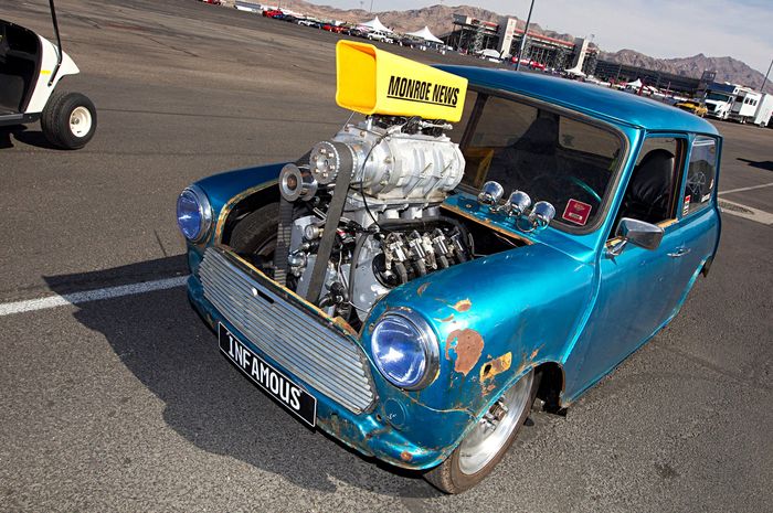 Modifikasi Moris Mini tua pakai mesin 4.800cc