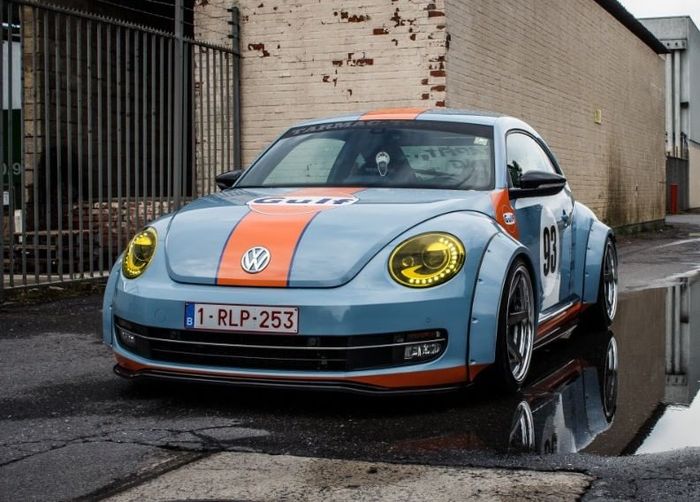 Modifikasi VW Beetle berkelir dual-tone pasang wide body biar lebih gambot