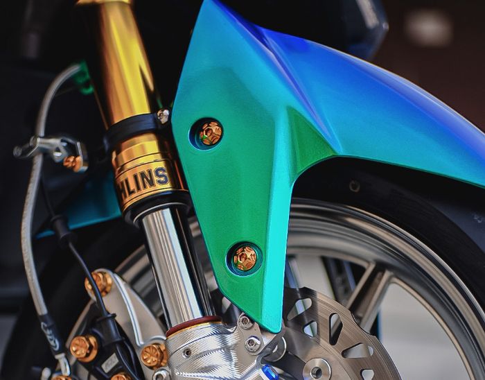 Sokbreker depan Yamaha NMAX pakai USD lansiran RPD diberistiker Ohlins