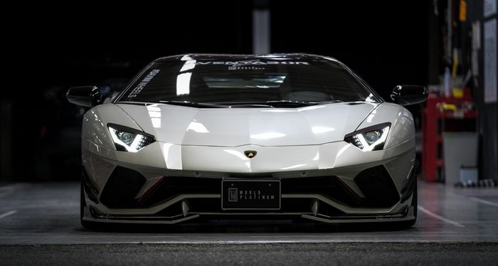 Lamborghini Aventador S besutan Rowen