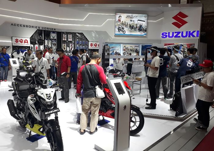 Suasana booth Suzuki di event IMOS 2018