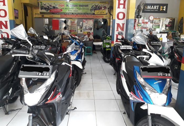 Ilustrasi Honda BeAT showroom motor bekas