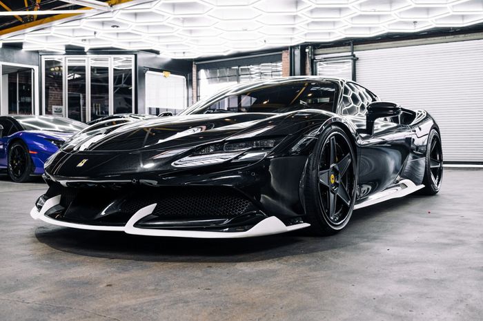 Modifikasi Ferrari SF90 Stradale hasil garapan 1016 Industries, Amerika Serikat