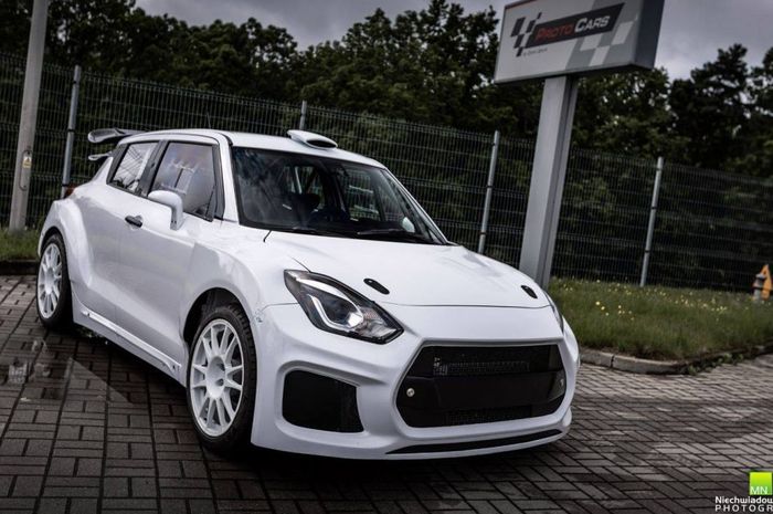 Modifikasi Suzuki Swift bertenaga Evo X