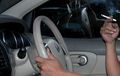 Pengemudi Mobil di Singapura Boleh Merokok, Asal Hirup Sendiri Asapnya di Dalam Kabin