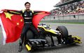 Tim Renault Pilih Guanyu Zhou, Pembalap F2 Asal China untuk Gantikan Daniel Ricciardo?