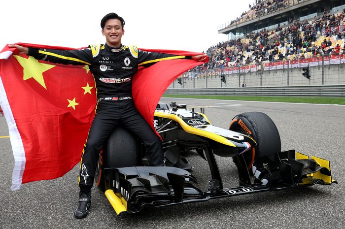 Guanyu Zhou, pembalap junior Renault yang kini balapan di Formula 2 (F2)