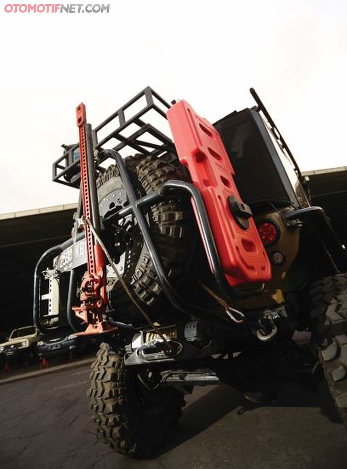 manajemen penyimpanan barang dan peranti pendukung buat off-road ekspedisi pun turut diperhatikan.