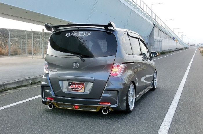 Honda Freed  garapan Axis Style 