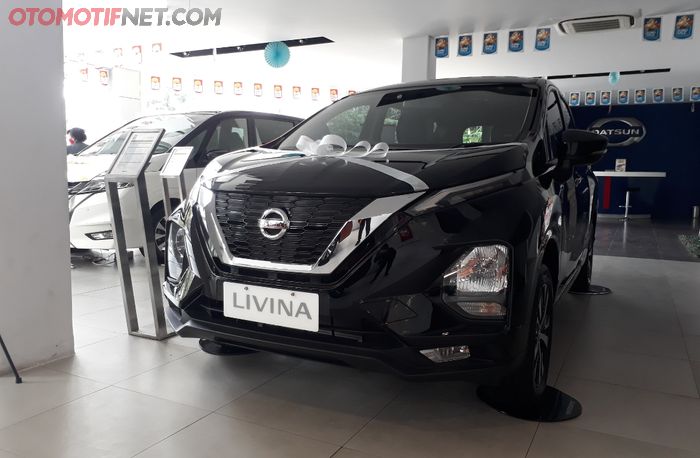 Ilustrasi Nissan Livina