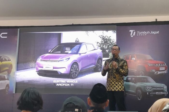 BAIC Indonesia memastikan akan membawa mobil listrik Arcfox T1 ke pasar otomotif nasional pada 2026 mendatang.