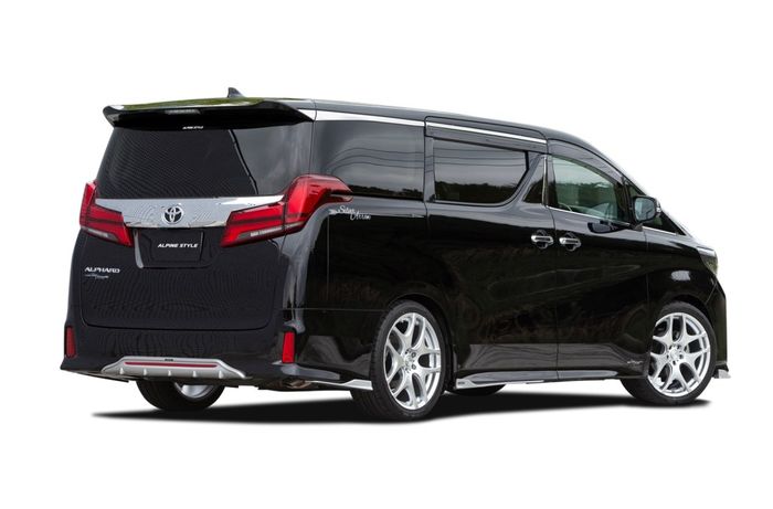 Modifikasi Toyota Alphard Silver Arrow mendapat body kit Flap Series Alpine Style