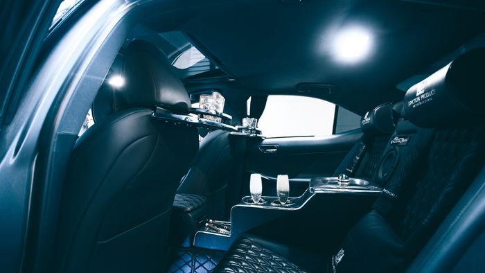 Tampilan mewah kabin belakang Lexus IS 300 VIP Style